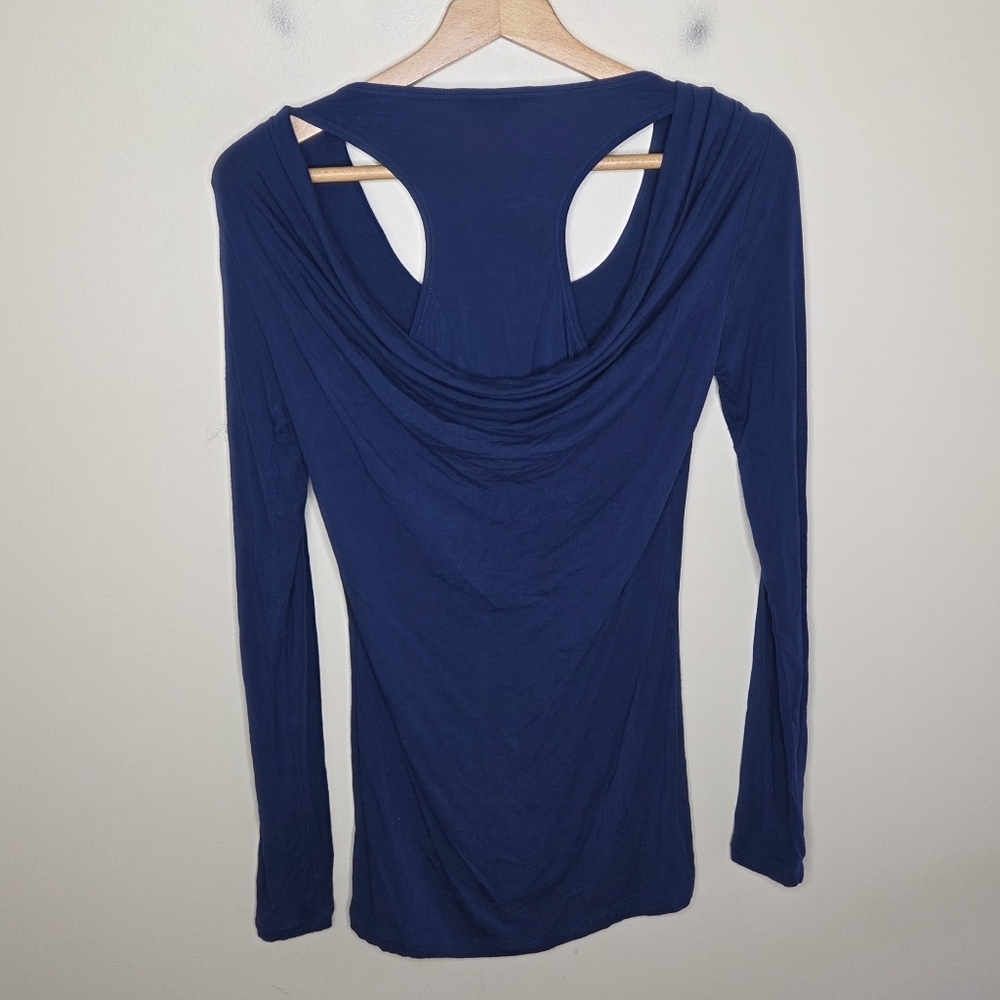 Cabi | #585 Blue Flip It Draped Racer Back Navy Blue Long Sleeve Tee Size Small - Picture 4 of 5